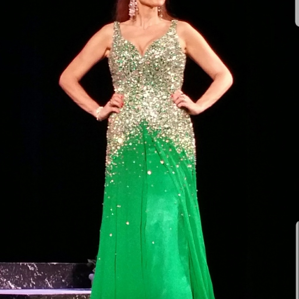 Tony Bowls collection gown limited edition Green